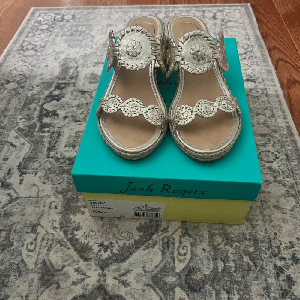 Jack Rogers Shelby in Platinum